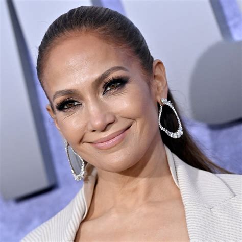 Jennifer Lopez Is Serving Up Pumpkin Spice Fashion for Fall